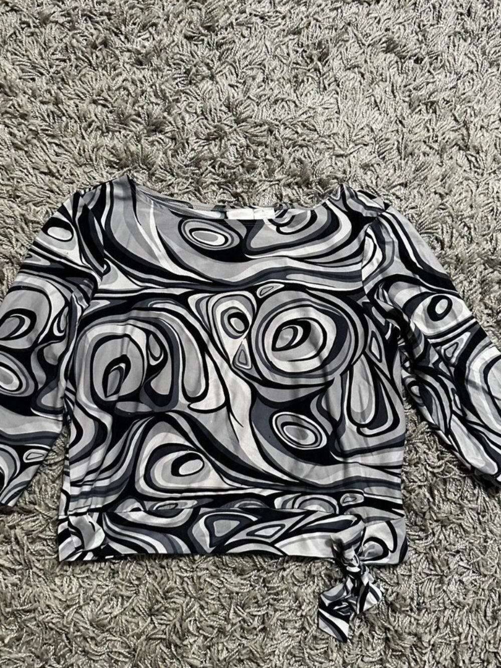 Y2K Does 70s Black and White Swirl long Sleeve Size XL